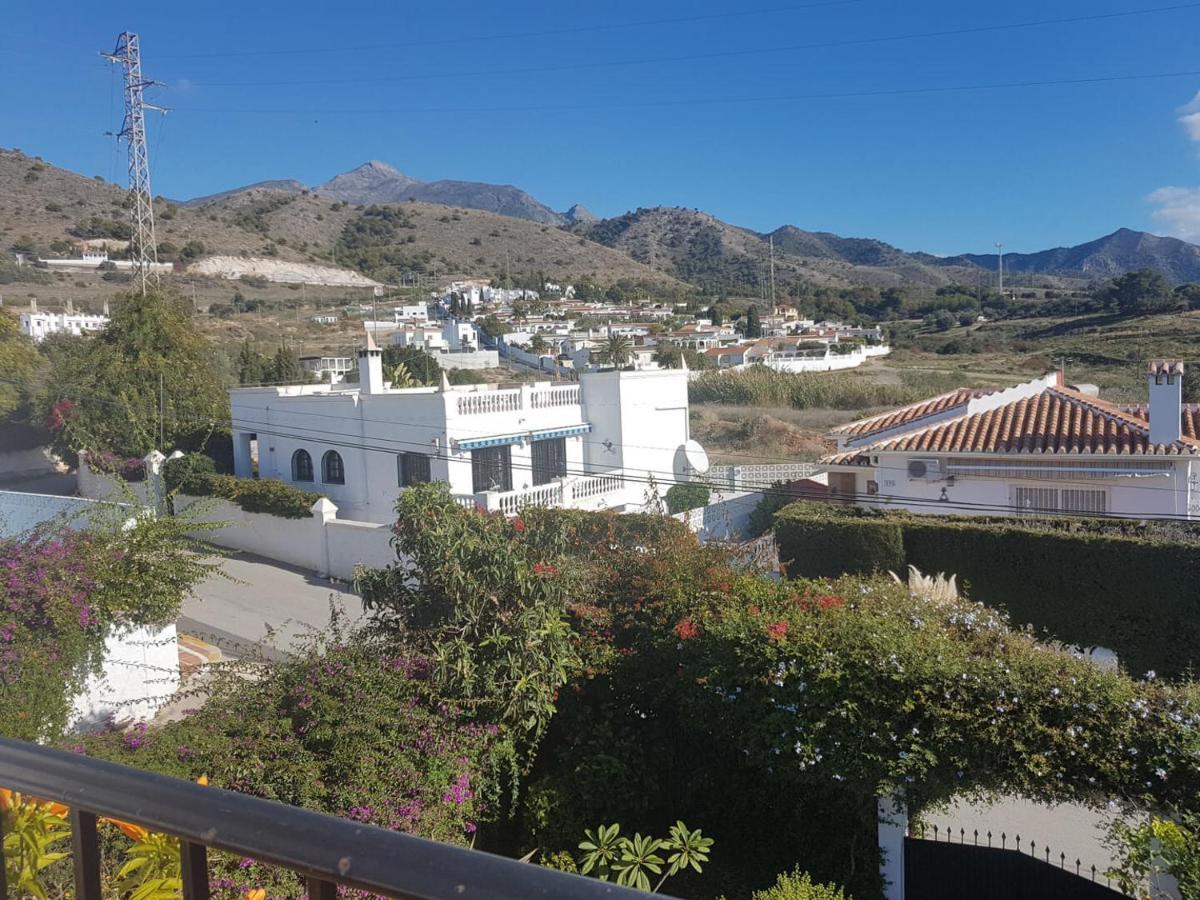 Bonita Villa En Nerja Casa Palomas Екстер'єр фото