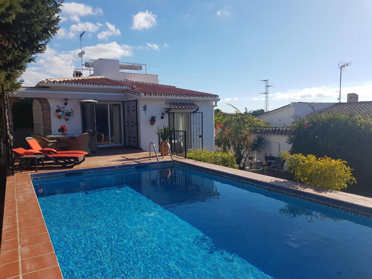 Bonita Villa En Nerja Casa Palomas Екстер'єр фото