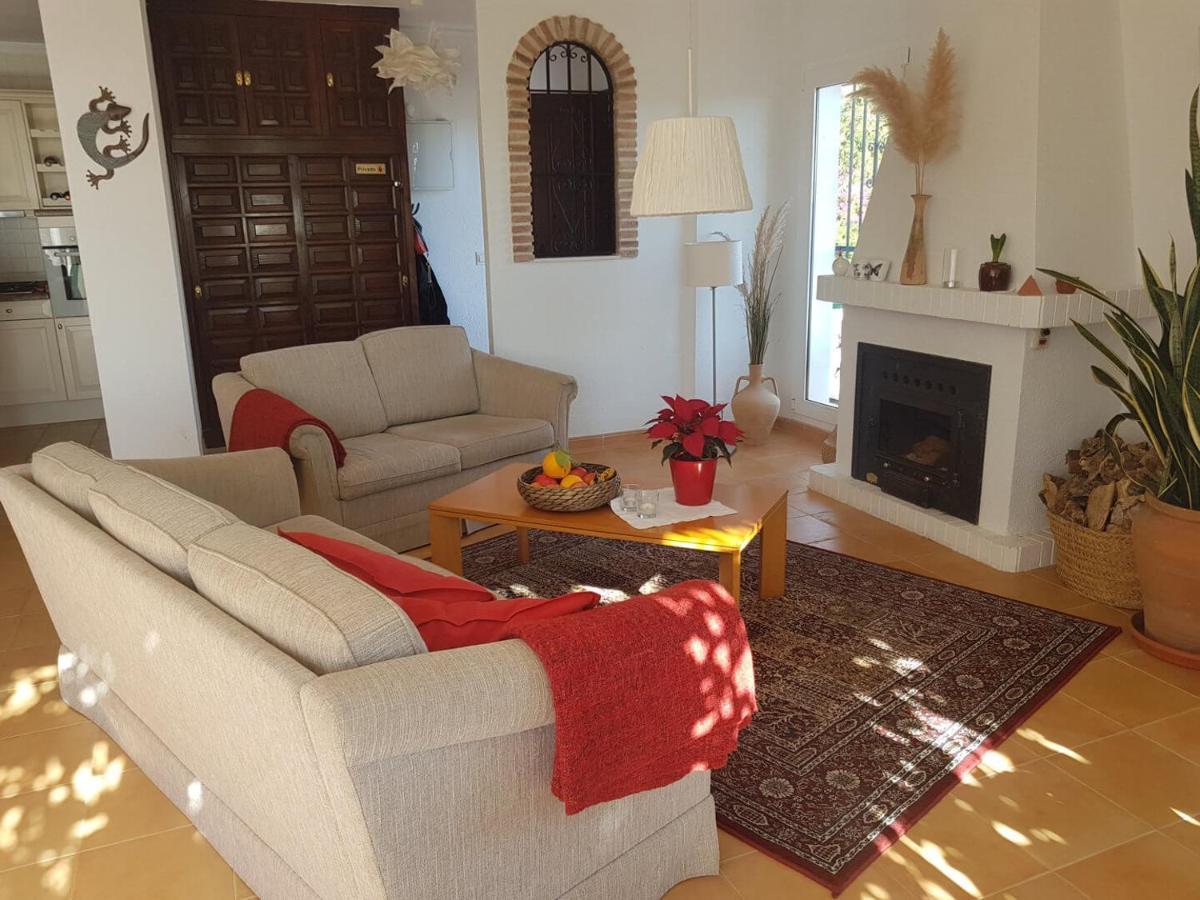 Bonita Villa En Nerja Casa Palomas Екстер'єр фото