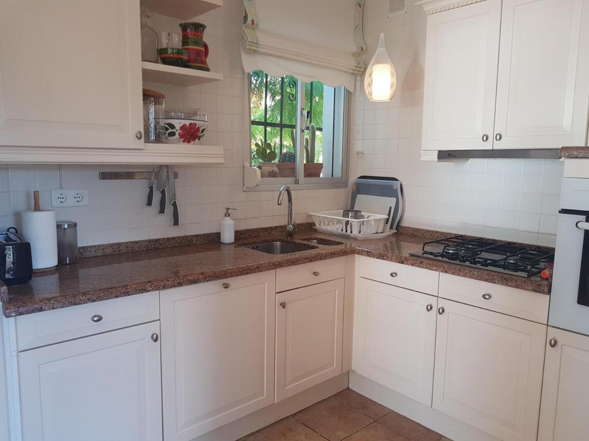 Bonita Villa En Nerja Casa Palomas Екстер'єр фото