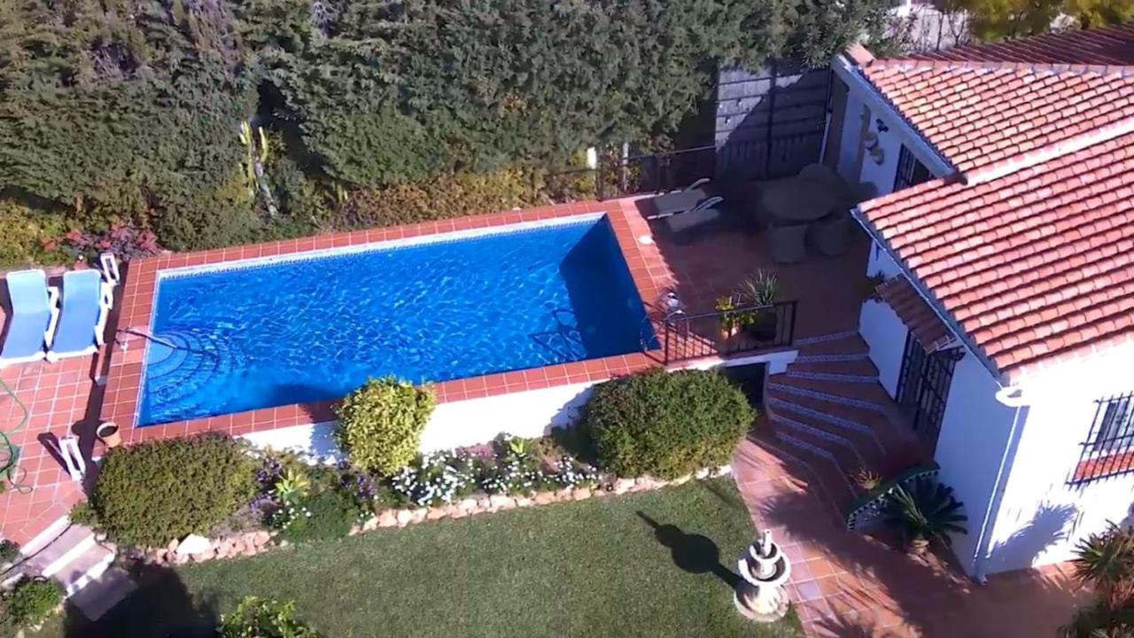Bonita Villa En Nerja Casa Palomas Екстер'єр фото