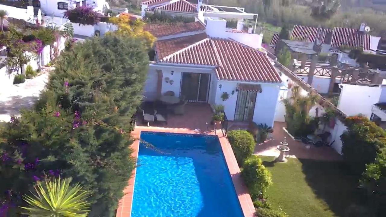 Bonita Villa En Nerja Casa Palomas Екстер'єр фото